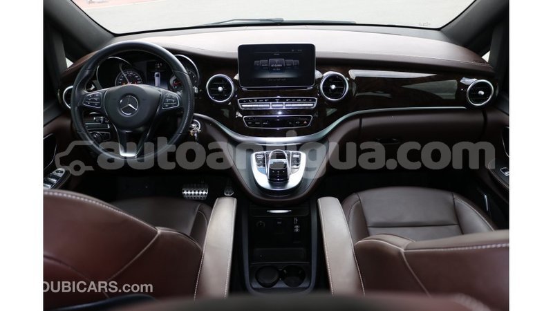 Big with watermark mercedes benz 250 antigua import dubai 1675