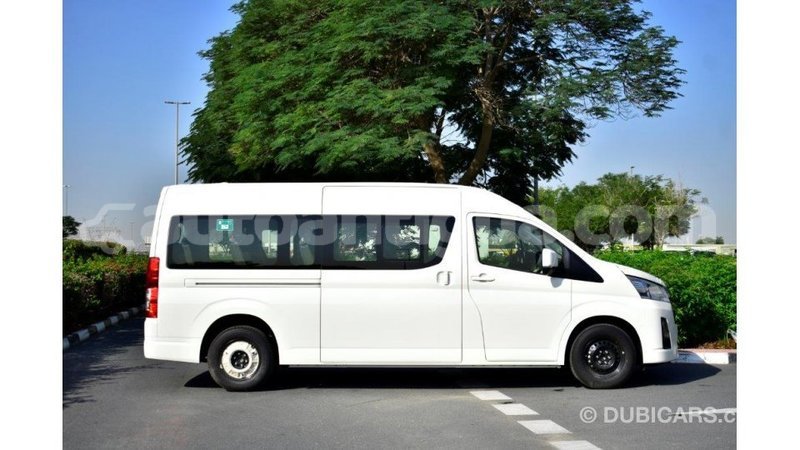 Big with watermark toyota hiace antigua import dubai 1679