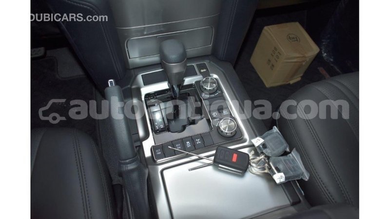 Big with watermark toyota land cruiser antigua import dubai 1680