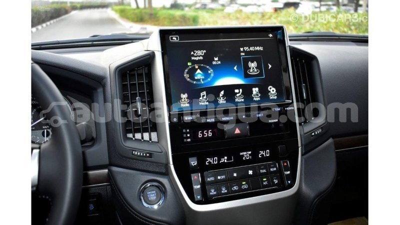 Big with watermark toyota land cruiser antigua import dubai 1680