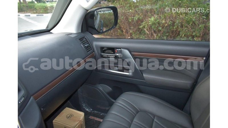 Big with watermark toyota land cruiser antigua import dubai 1680