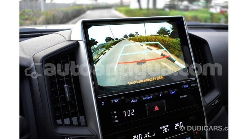 Big with watermark toyota land cruiser antigua import dubai 1680