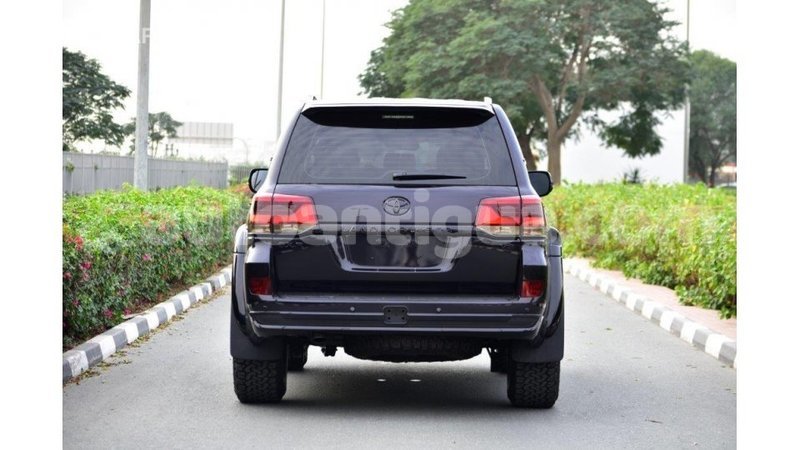 Big with watermark toyota land cruiser antigua import dubai 1680