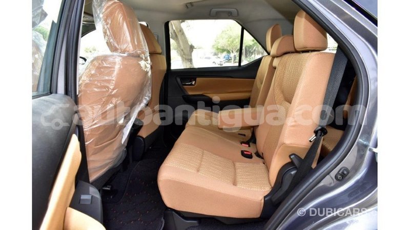 Big with watermark toyota fortuner antigua import dubai 1681
