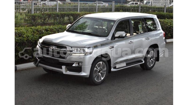 Big with watermark toyota land cruiser antigua import dubai 1683