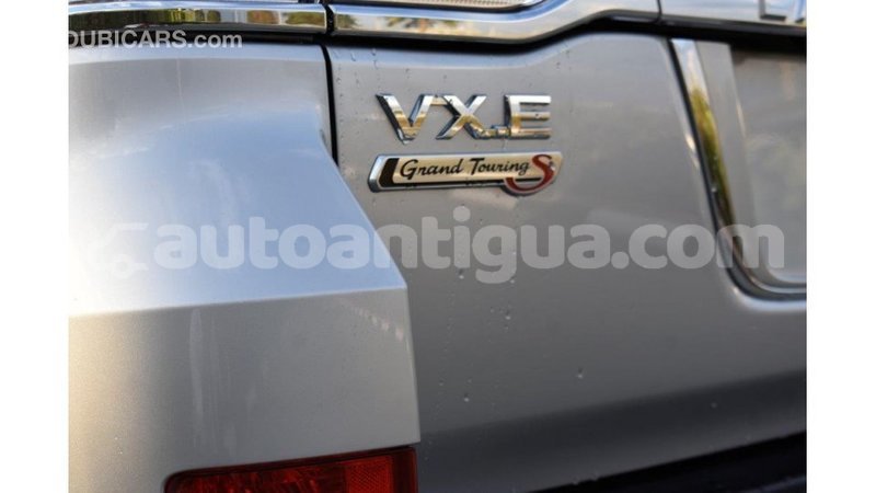 Big with watermark toyota land cruiser antigua import dubai 1683