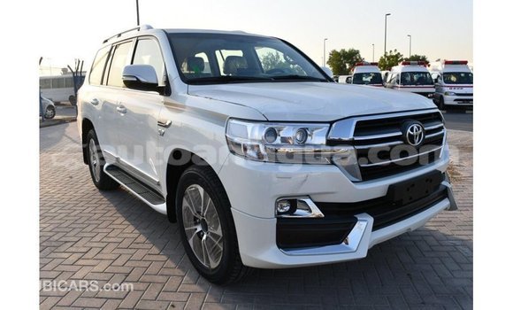 Buy Import Toyota Land Cruiser White Car in Import - Dubai in Antigua Buy Import Toyota Land Cruiser White Car in Import - Dubai in Antigua
