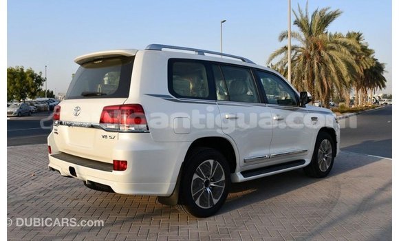 Buy Import Toyota Land Cruiser White Car in Import - Dubai in Antigua Buy Import Toyota Land Cruiser White Car in Import - Dubai in Antigua