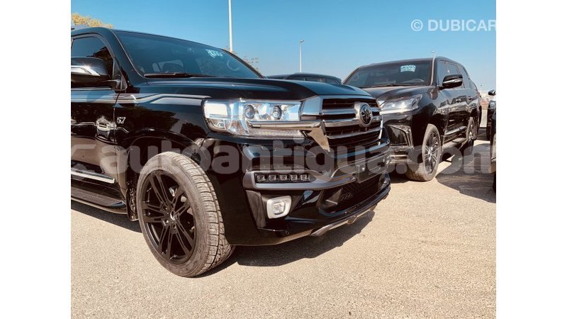 Big with watermark toyota land cruiser antigua import dubai 1693