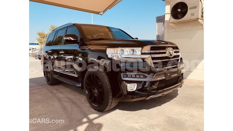 Big with watermark toyota land cruiser antigua import dubai 1693