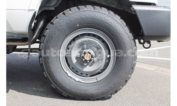 Buy Import Toyota Land Cruiser White Car in Import - Dubai in Antigua Buy Import Toyota Land Cruiser White Car in Import - Dubai in Antigua