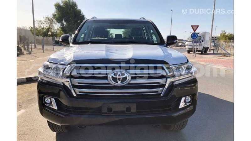 Big with watermark toyota land cruiser antigua import dubai 1714