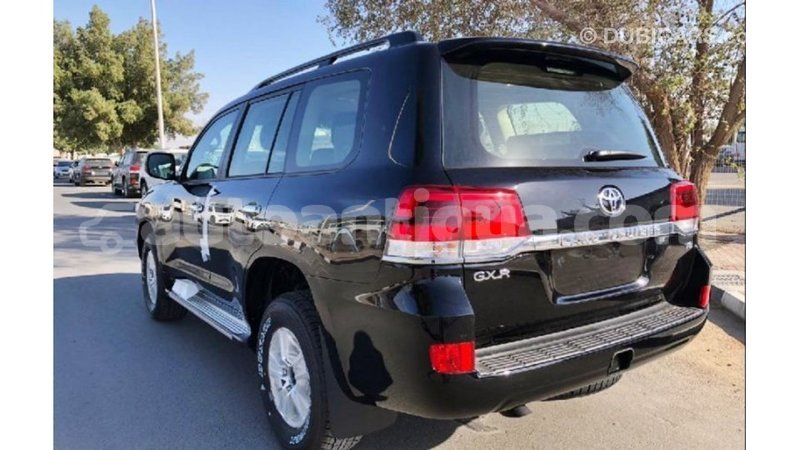 Big with watermark toyota land cruiser antigua import dubai 1714