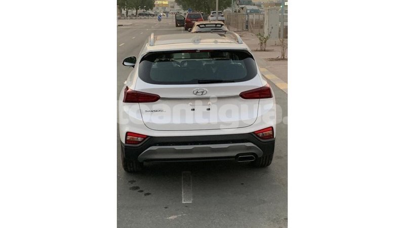 Big with watermark hyundai santa fe antigua import dubai 1715