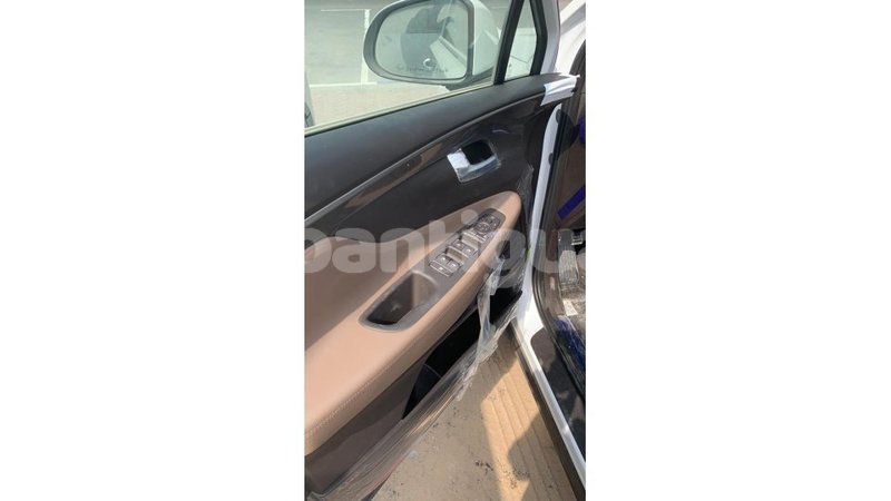Big with watermark hyundai santa fe antigua import dubai 1715