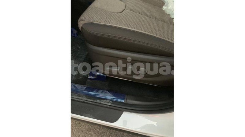 Big with watermark hyundai santa fe antigua import dubai 1715