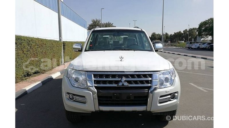 Big with watermark mitsubishi pajero antigua import dubai 1717