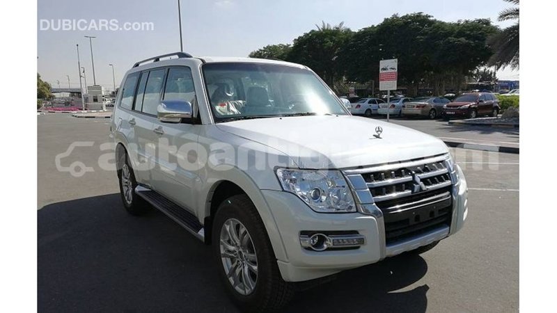 Big with watermark mitsubishi pajero antigua import dubai 1717