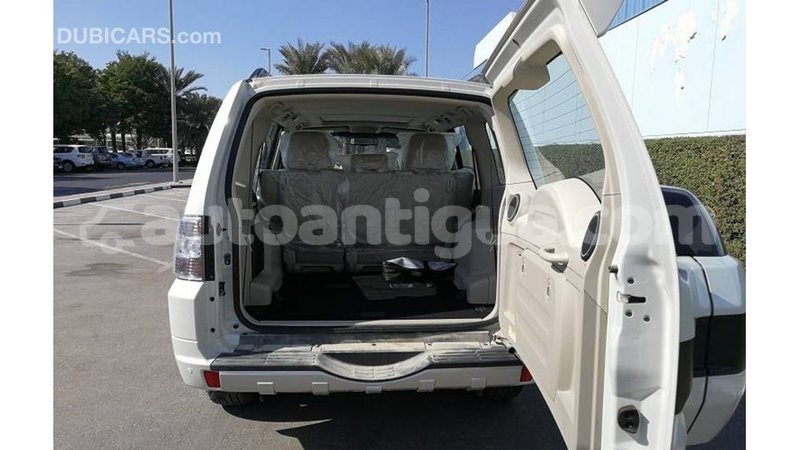 Big with watermark mitsubishi pajero antigua import dubai 1717