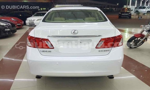 Buy Import Lexus ES White Car in Import - Dubai in Antigua