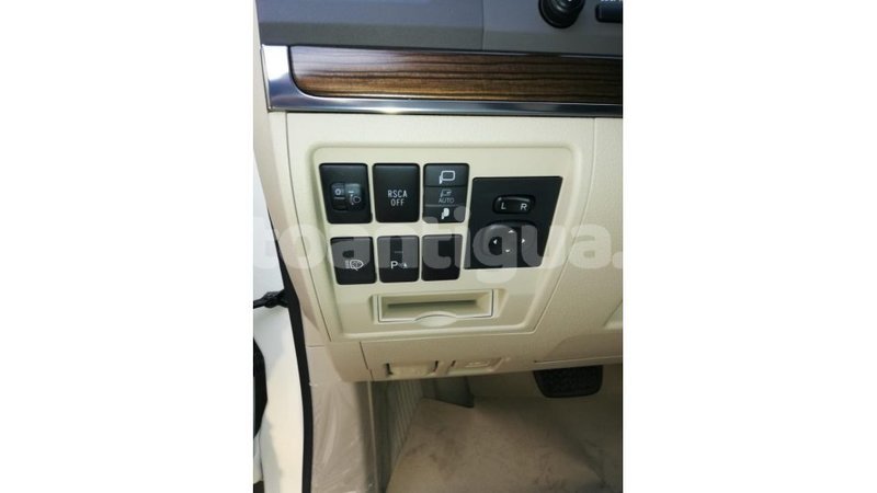 Big with watermark toyota land cruiser antigua import dubai 1737