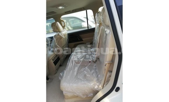 Buy Import Toyota Land Cruiser White Car in Import - Dubai in Antigua Buy Import Toyota Land Cruiser White Car in Import - Dubai in Antigua