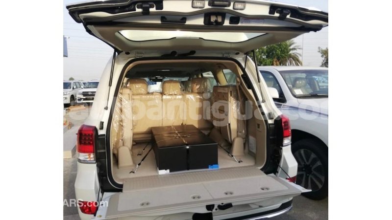 Big with watermark toyota land cruiser antigua import dubai 1737
