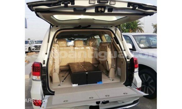 Buy Import Toyota Land Cruiser White Car in Import - Dubai in Antigua Buy Import Toyota Land Cruiser White Car in Import - Dubai in Antigua