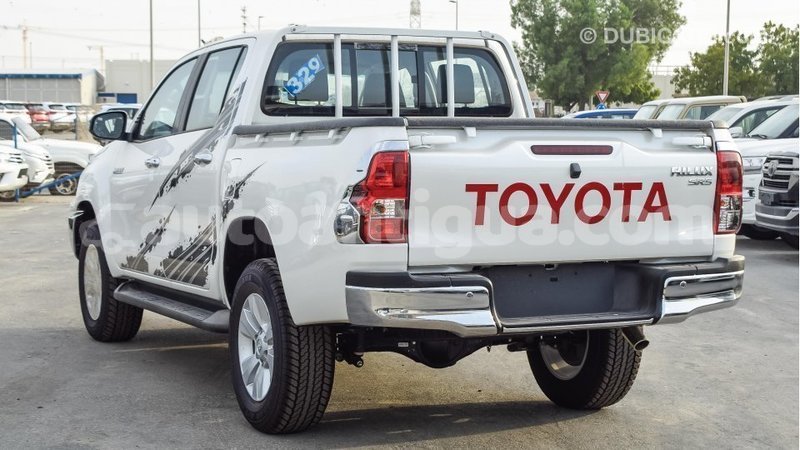 Big with watermark toyota hilux antigua import dubai 1738
