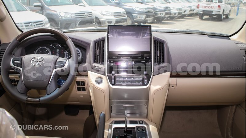 Big with watermark toyota land cruiser antigua import dubai 1739