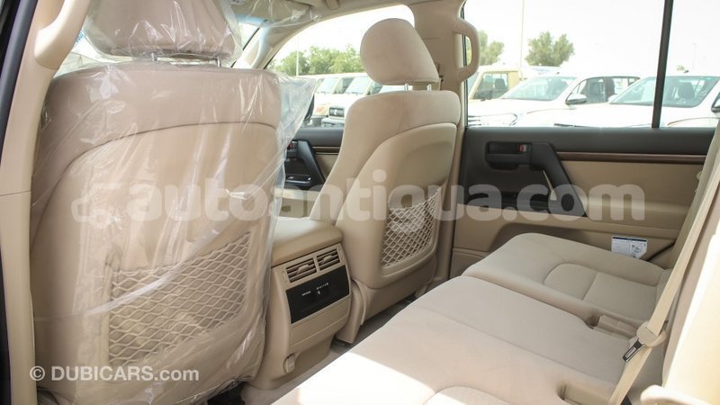 Big with watermark toyota land cruiser antigua import dubai 1739