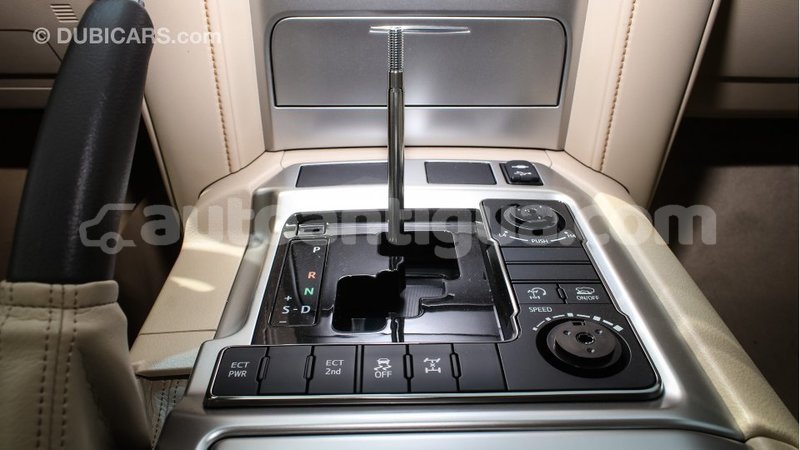 Big with watermark toyota land cruiser antigua import dubai 1739