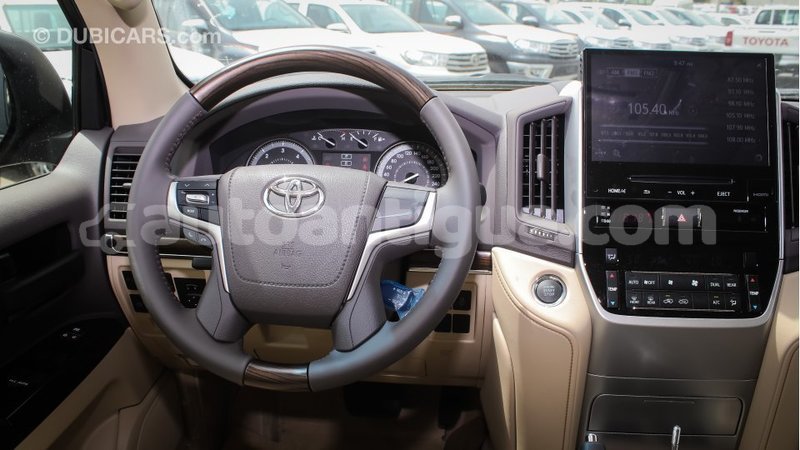 Big with watermark toyota land cruiser antigua import dubai 1739