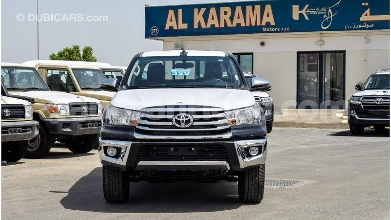 Big with watermark toyota hilux antigua import dubai 1740