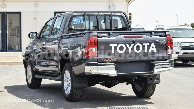 Big with watermark toyota hilux antigua import dubai 1741
