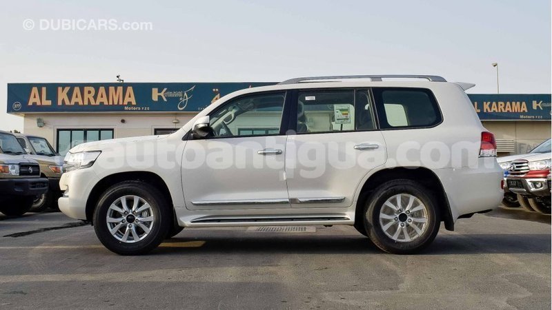 Big with watermark toyota land cruiser antigua import dubai 1742