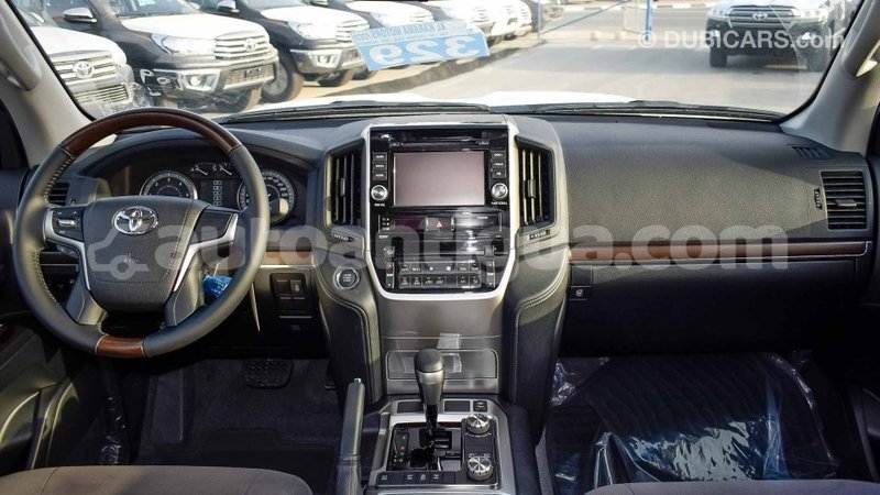 Big with watermark toyota land cruiser antigua import dubai 1742