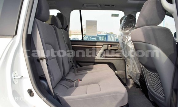Buy Import Toyota Land Cruiser White Car in Import - Dubai in Antigua Buy Import Toyota Land Cruiser White Car in Import - Dubai in Antigua