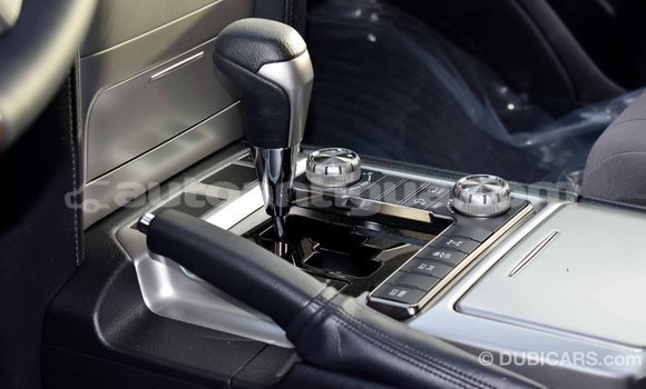 Buy Import Toyota Land Cruiser White Car in Import - Dubai in Antigua Buy Import Toyota Land Cruiser White Car in Import - Dubai in Antigua