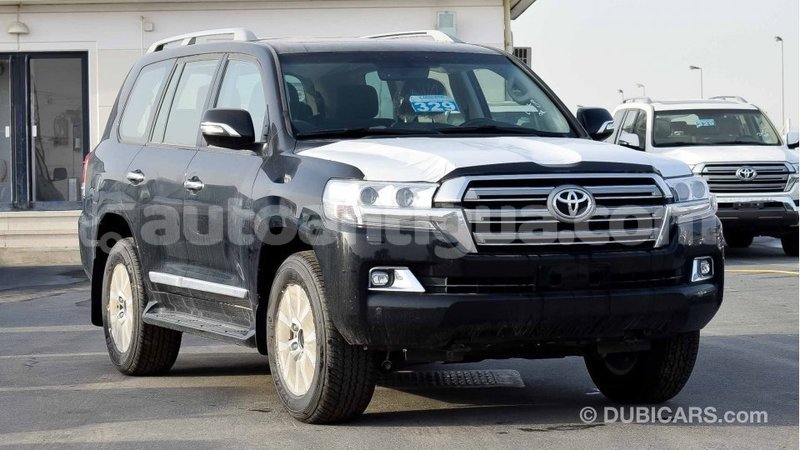 Big with watermark toyota land cruiser antigua import dubai 1743