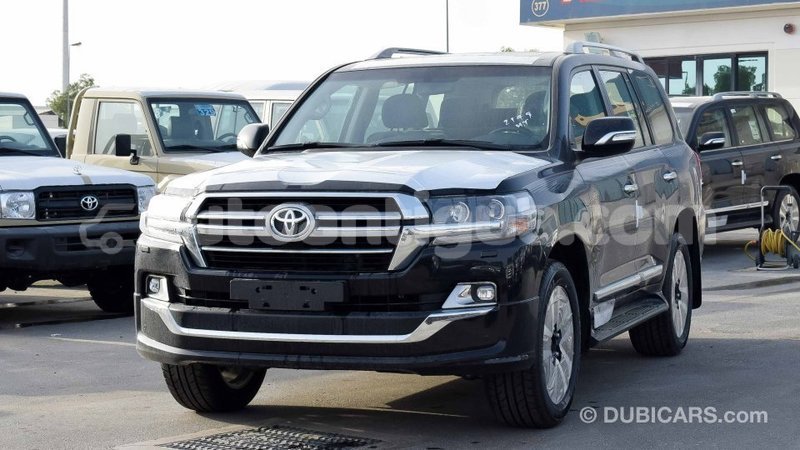 Big with watermark toyota land cruiser antigua import dubai 1747