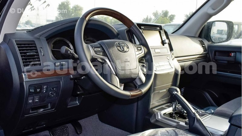 Big with watermark toyota land cruiser antigua import dubai 1747
