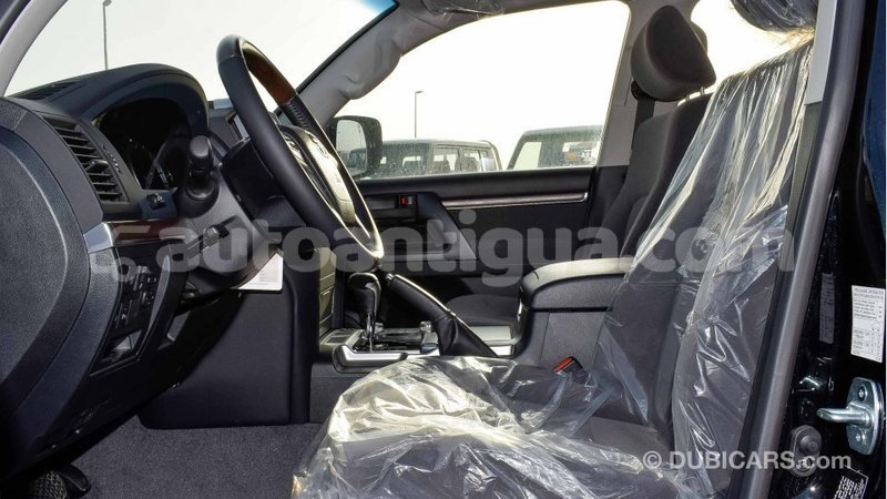 Big with watermark toyota land cruiser antigua import dubai 1747