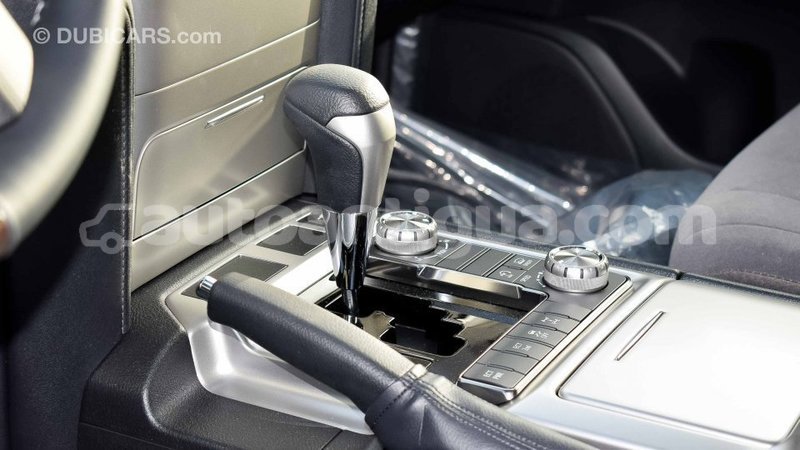 Big with watermark toyota land cruiser antigua import dubai 1747