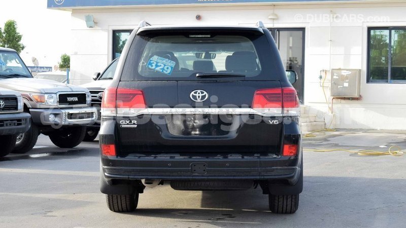 Big with watermark toyota land cruiser antigua import dubai 1747