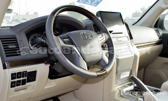 Buy Import Toyota Land Cruiser White Car in Import - Dubai in Antigua Buy Import Toyota Land Cruiser White Car in Import - Dubai in Antigua