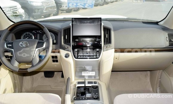 Buy Import Toyota Land Cruiser White Car in Import - Dubai in Antigua Buy Import Toyota Land Cruiser White Car in Import - Dubai in Antigua