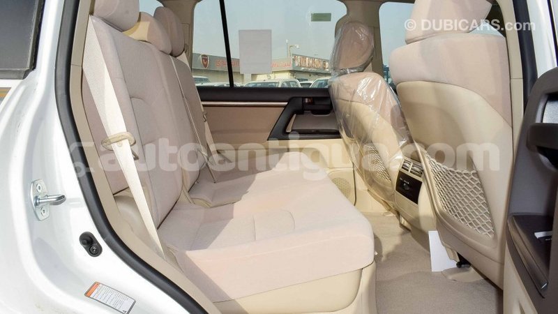 Big with watermark toyota land cruiser antigua import dubai 1748