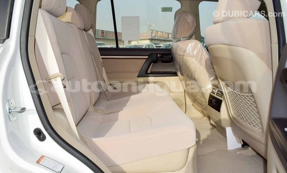Buy Import Toyota Land Cruiser White Car in Import - Dubai in Antigua Buy Import Toyota Land Cruiser White Car in Import - Dubai in Antigua