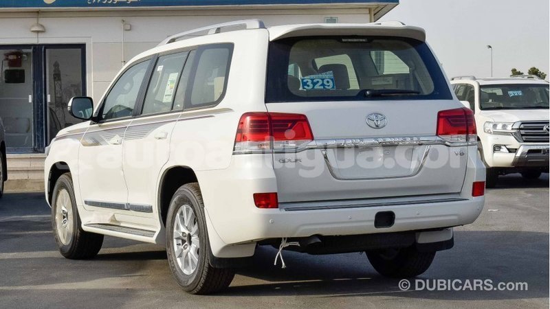 Big with watermark toyota land cruiser antigua import dubai 1748